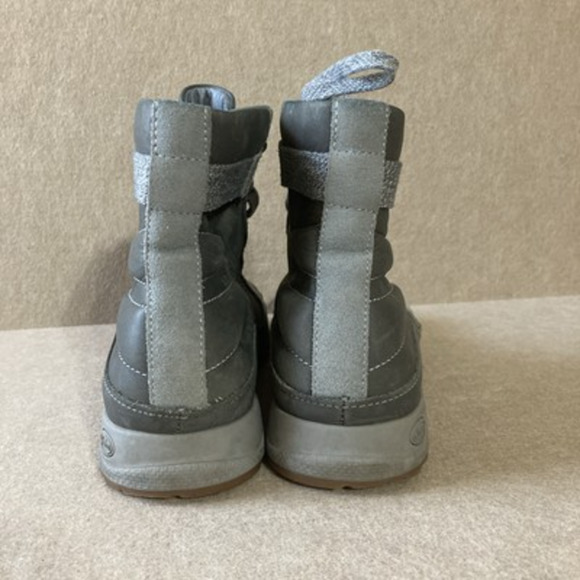 Chaco Women’s Waterproof Hiking Castlerock Boots Sz 8 Gray Leather Hi-top Clean - Picture 5 of 9